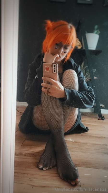 Misscanada - Onlyfans - 2025-06-14T11:45:36