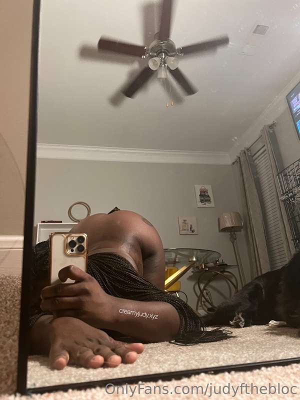 hurry up and get off so you can get behind me. 🥺