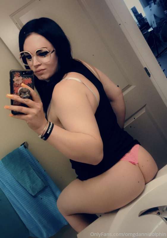 Classic booty shots for ass worship 💙🍑 2