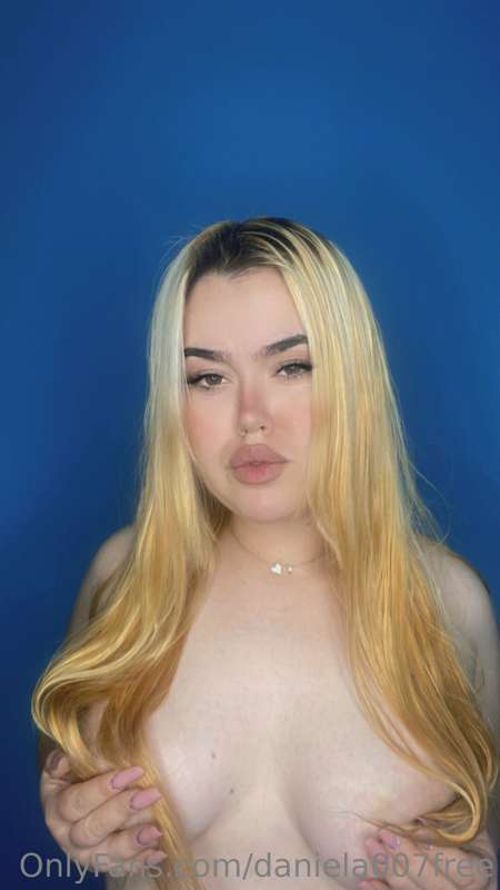 Doar acum cadou video la abonare!!!!!!!
https://onlyfans.com..