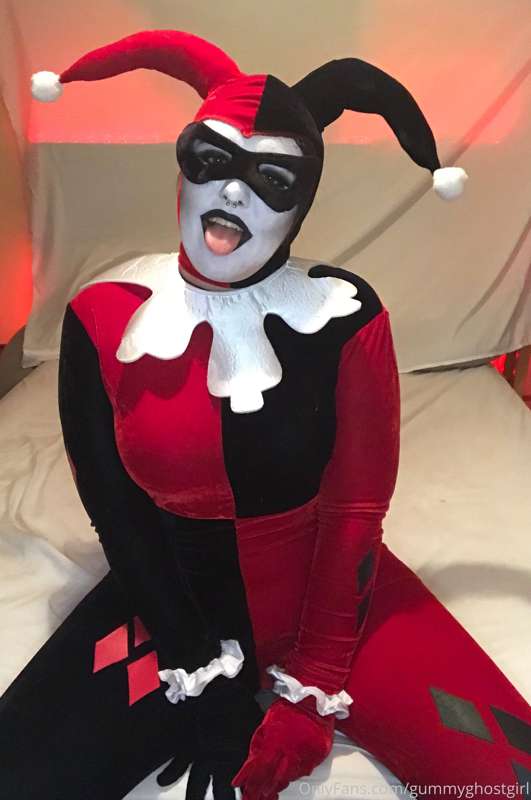 Like what you see Puddin’? ❤️🖤 13
