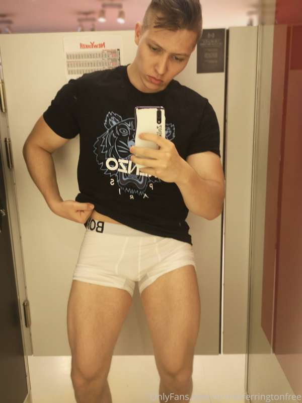 Would you help me out in the changing room? 😈🍆
Make sure you..