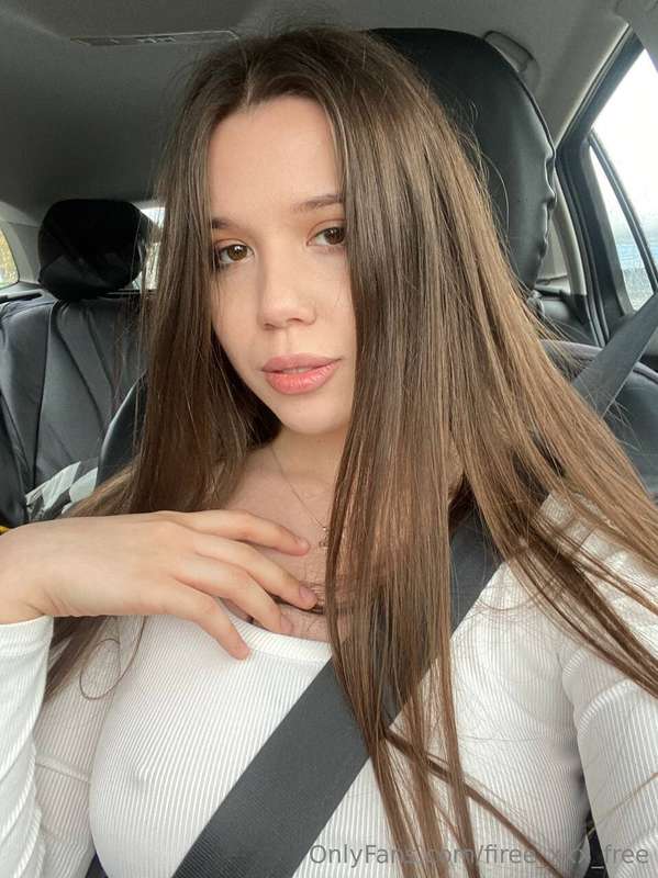 Just me casually taking over your feed. 😏 Who knew car rides..