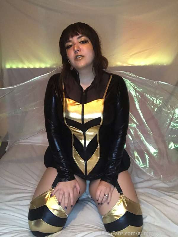 Cover me in your honey 🐝💛 7