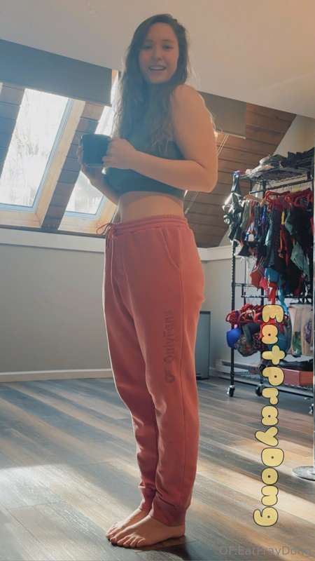 Scroll to the right to see me in less clothes 😉😘