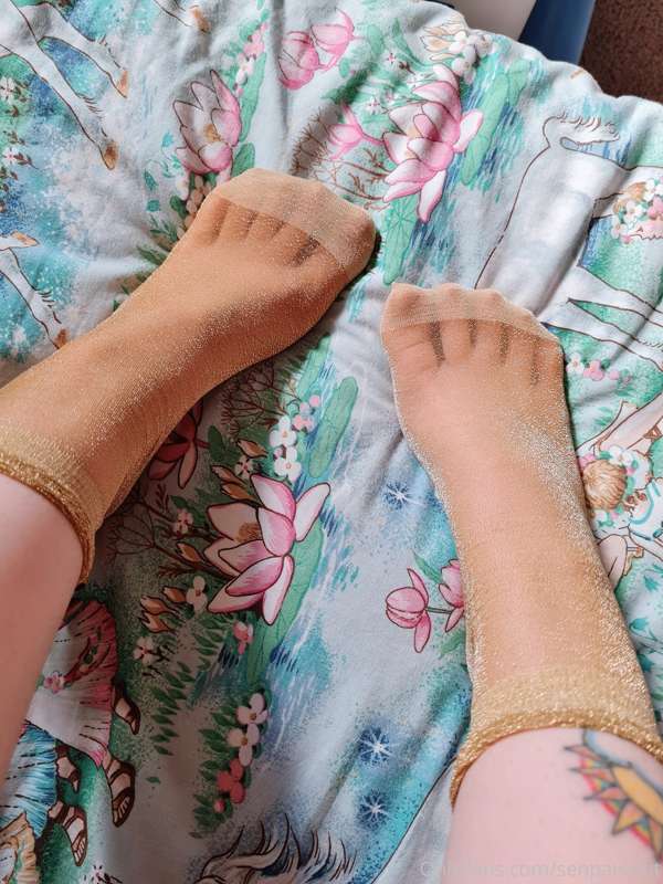 Do you like my sparkly socks Senpai? 🙈 I got them just for y.. 10
