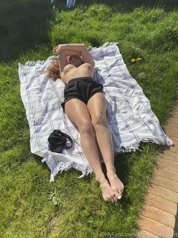 Topless sunbathing as requested by @glentoni666 😈  - this wa.. 2