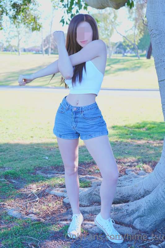 being outdoors is what I do best 💚🍌

tags: lewd, wedgie shor.. 21