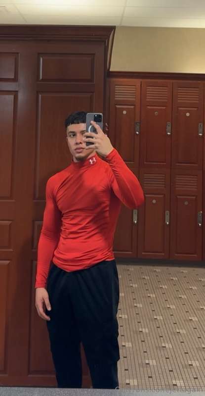 Your friendly neighborhood locker room freak 😈