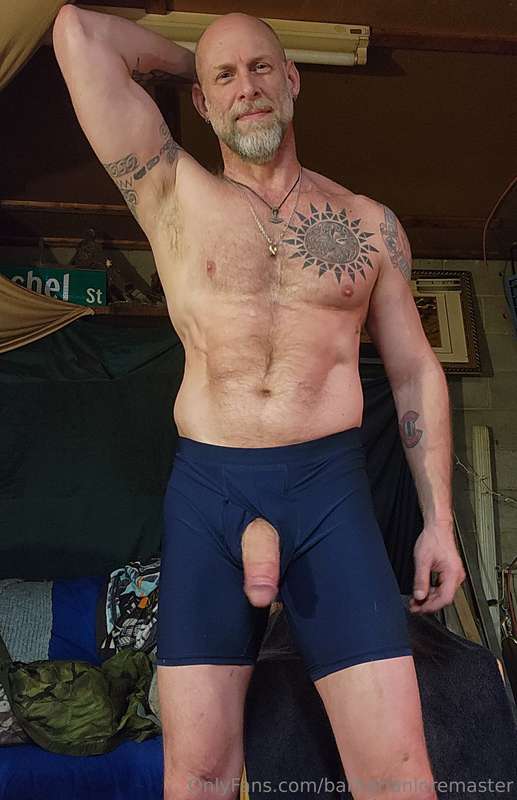 Nothing like a big Daddy with bouncing balls 1