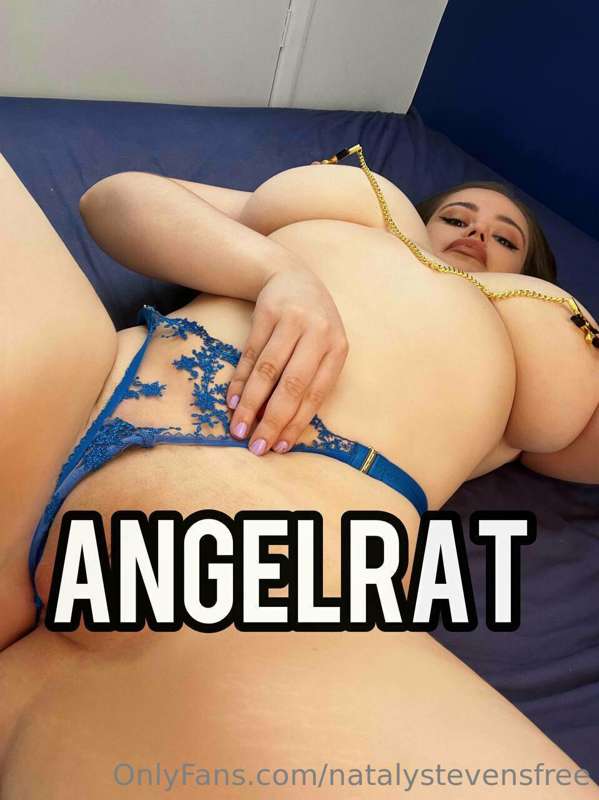 @AngelRat wants to show you her tight phat pussy in action!!..