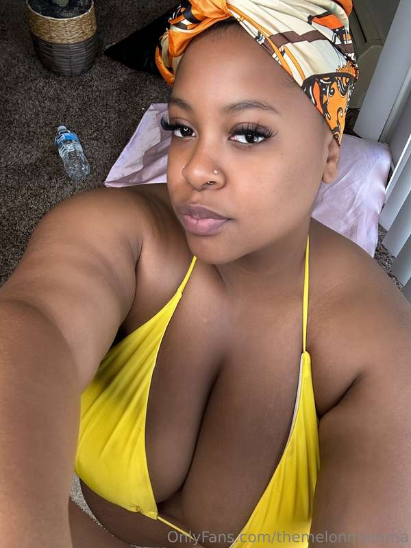Waiting in your DMs for some fun💭💦