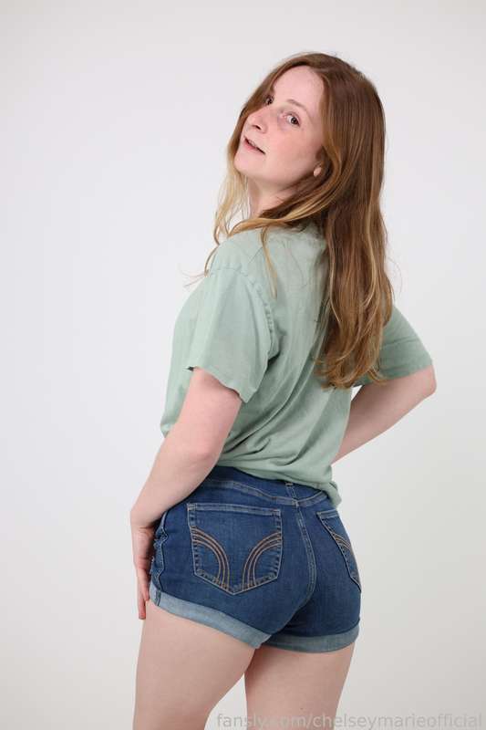Chelseymarieofficial - Fansly - 08 May, 2025 3