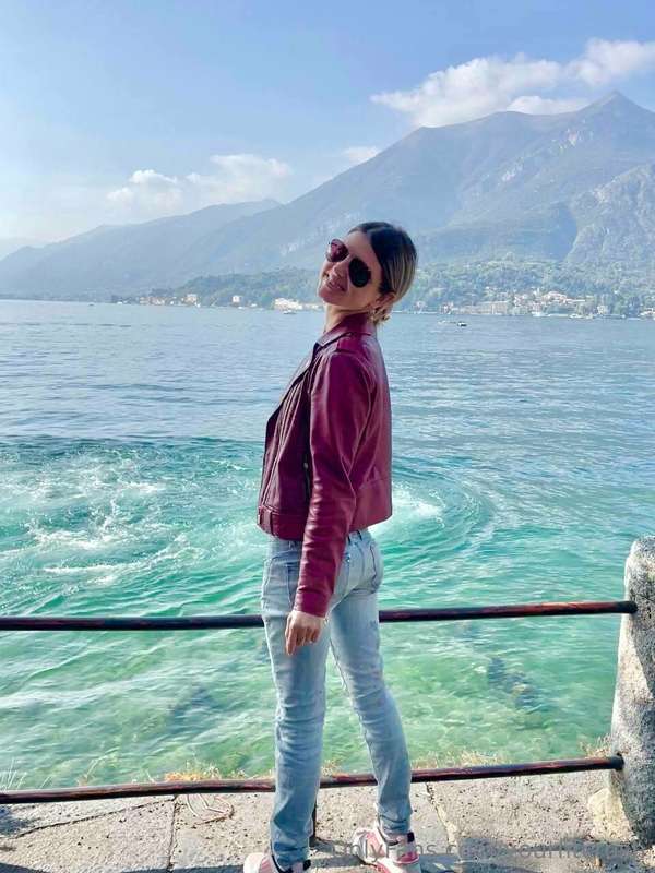 Would you love to explore the world with me? 🥰
And explore m..