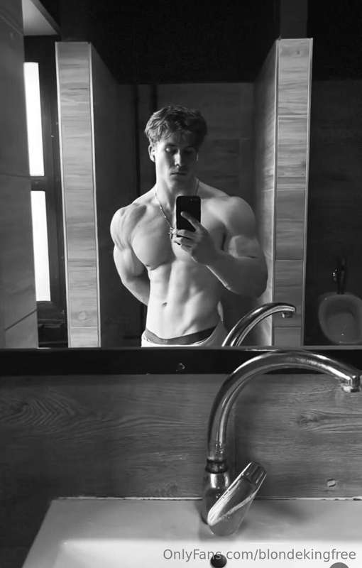 Buff Kit Connor is on onlyfans! @frank_alpha 😜 Big, ripped a..