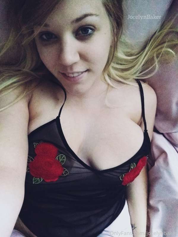 Good morning 💕 

Do you like my pajamas?