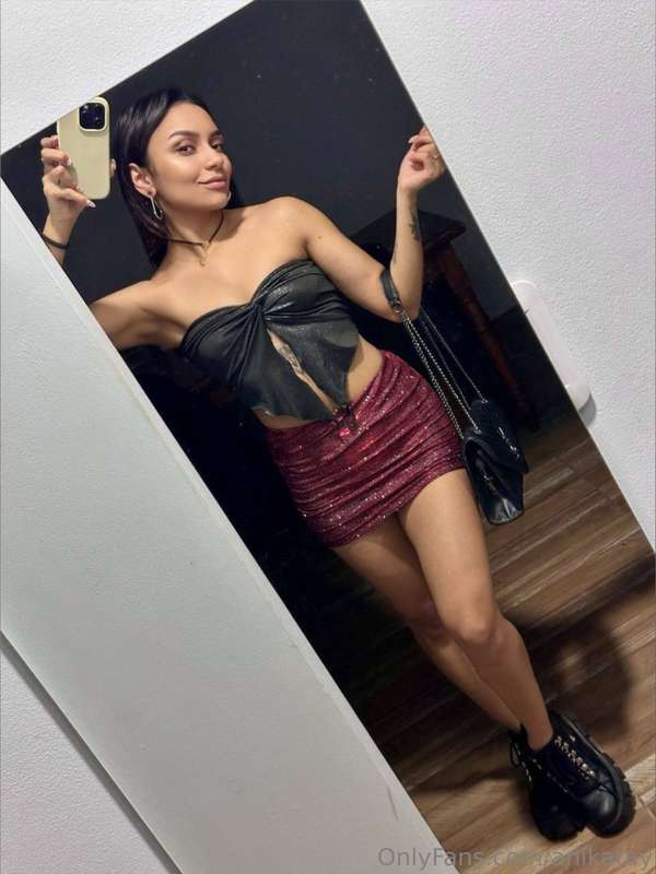 My favorite accessory? A smile, of course! ����