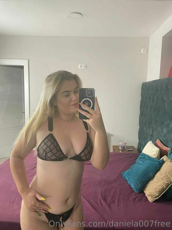https://onlyfans.com/daniela_007