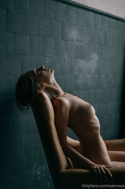 what do you want to see on my page? full nude or in sexy lin..