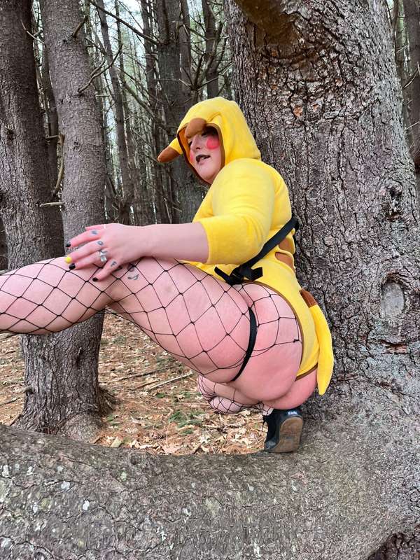 Peggachu!!! In the wild being feral!! 5