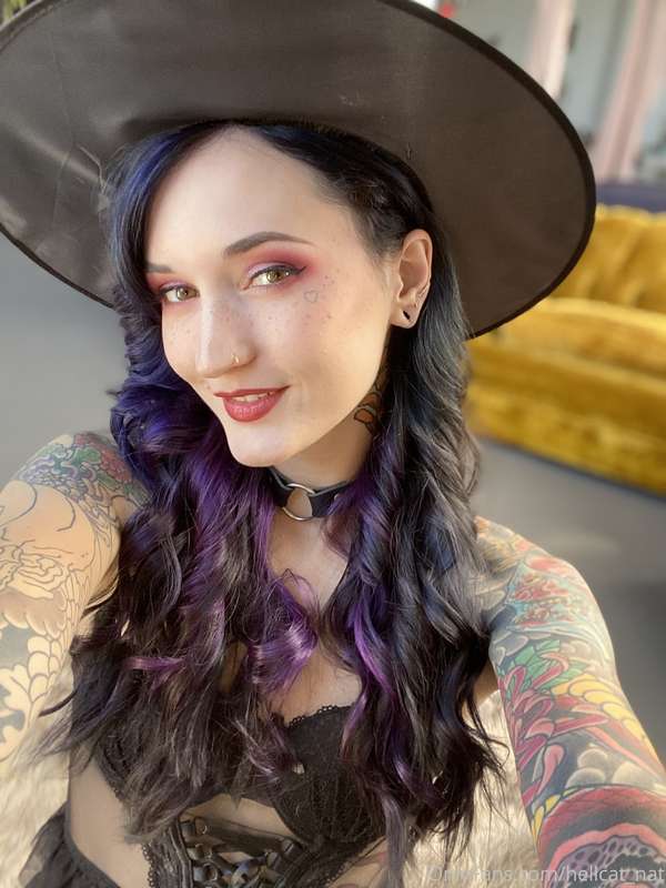 Behind the scenes from today’s witchy pin up shoot 🎃 do you .. 7