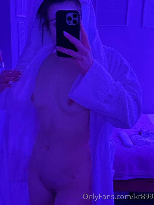 😈