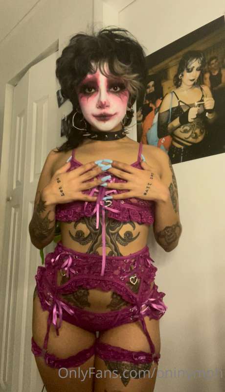 Do you like clowns? 2