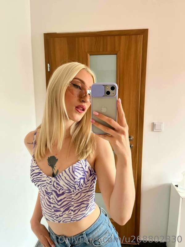 Missing the new and hot content from the sweet teacher? 😈😈😈😈..