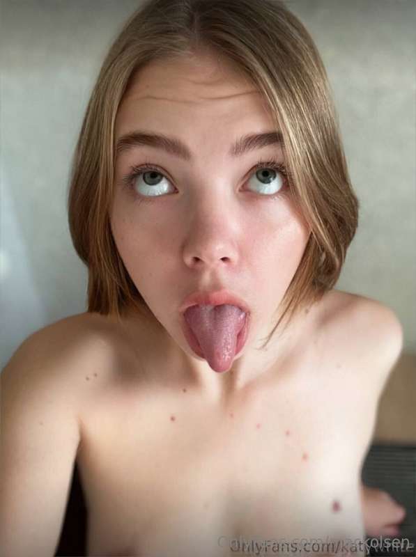 🔥@katywhite IS WET RIGHT NOW💦My bestfriend loves to watch me..