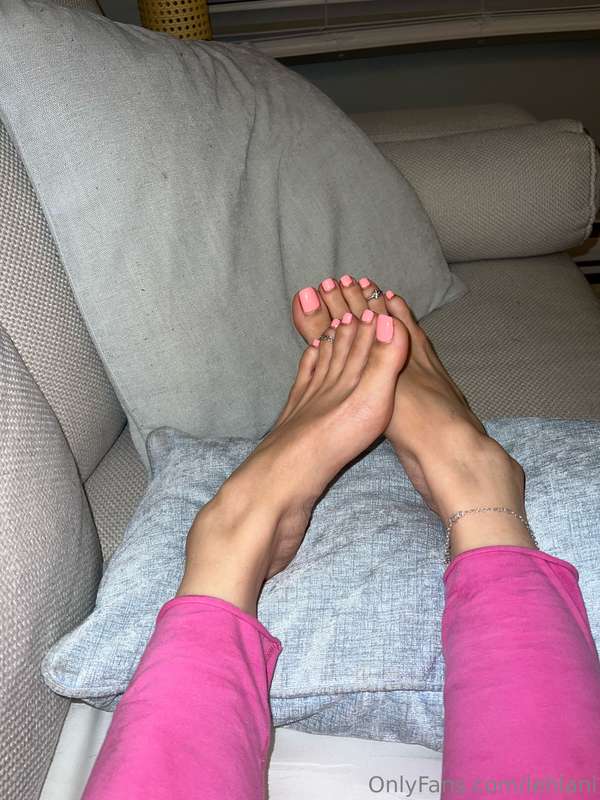 Longest day 😫 so much traffic. My feet need a good massage 💆.. 6