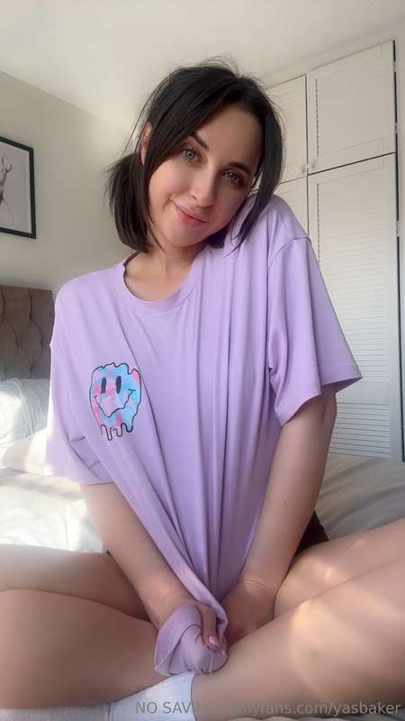 Guess what I'm (not) wearing under this 😜😜😜