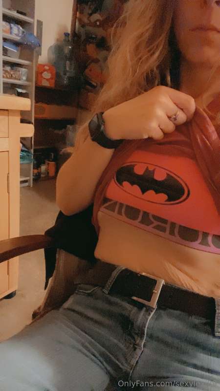 Don’t you wanna see what’s under the batman symbol?! Message..