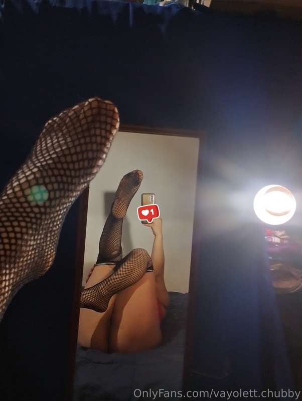 Do you like my fishnet stockings? 