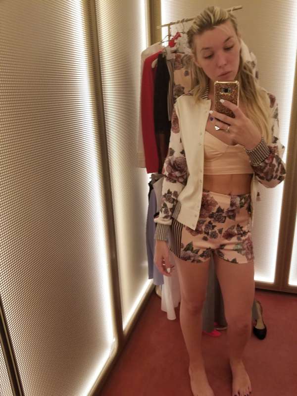 trying on la perla 5