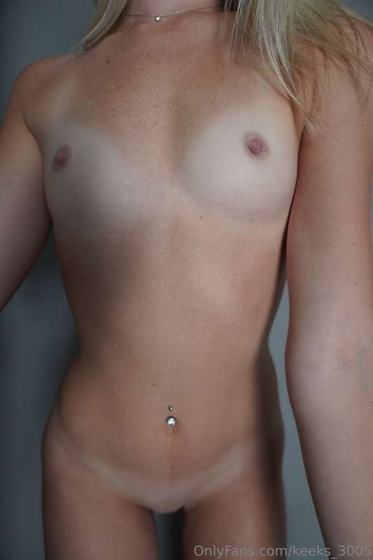 some nudies to make your cock happy ;) 4