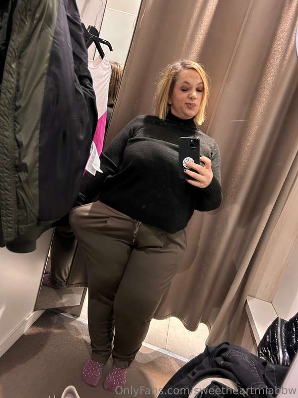 Come shopping with me hahaha ! Wanna guess what i bought ? 6