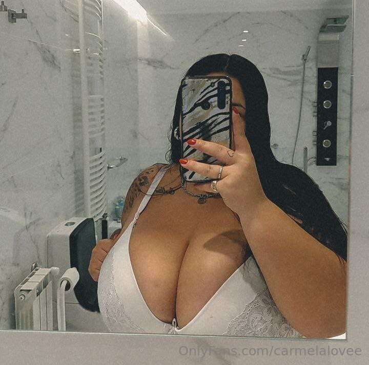 Do you want to see the biggest tits you've ever seen? Subscr..