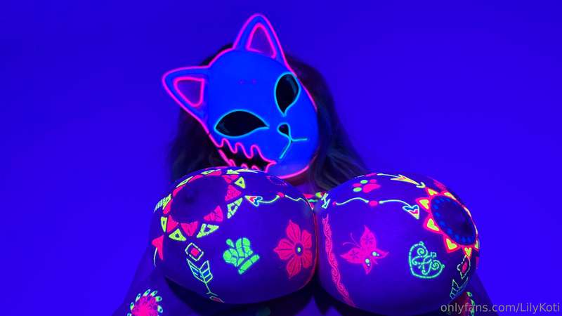 I decided to share some more photos with you all! 💝 For thos.. 2