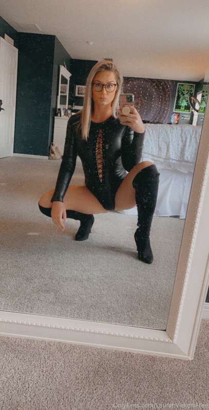 Goodnight! 😘 PS. Wanna see my first time doing anal?! Check ..