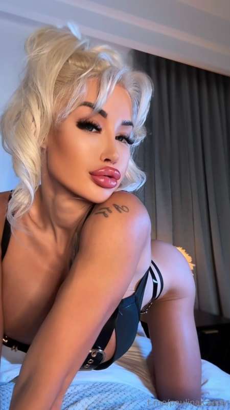 I’m dying to get personal with you 😈 $10 for a steamy sextin..