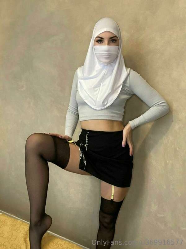 I want you to see how I slowly bend over to my feet and run ..
