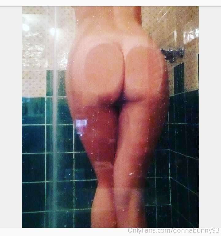 Time for a shower 💦   (2018) 4