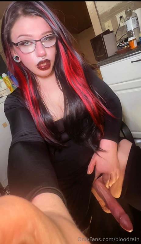 I heard you needed a pretty girl with a huge cock 😈How do yo..