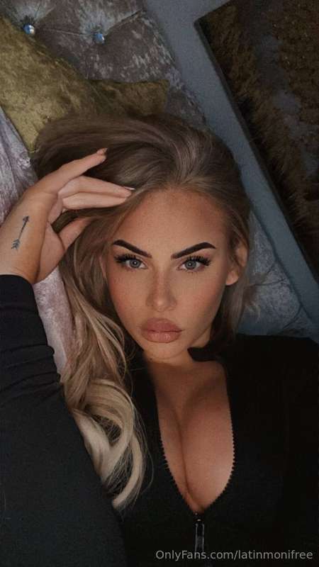Do you think these eyes scream ‘dream girl,’ or just ‘wet dr..