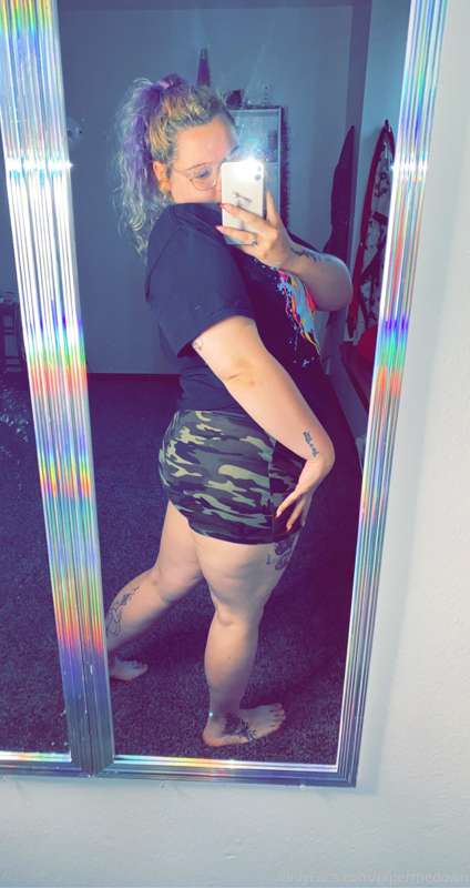 Hehe I’m not wearing pants 😉😉