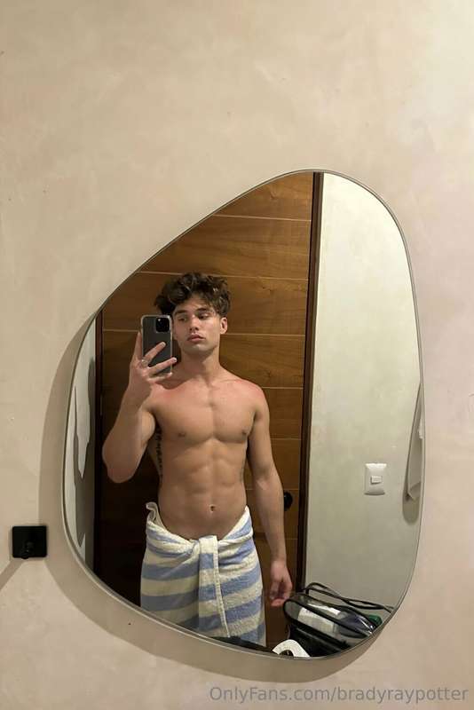 Happy Friday y’all!! Wanna talk? DM me 🥰🥰