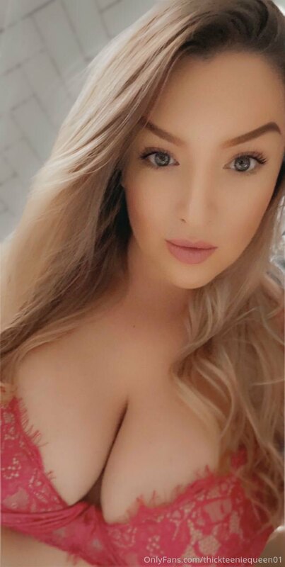 ? FREE ?
The one and only @hattieslay has made her main page..