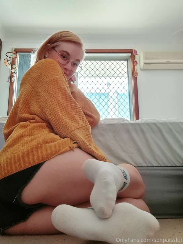 How do you like my pretty white socks? If you look closely y.. 6