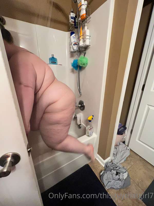 A little pre-shower action on a Monday night. Hope you like .. 11