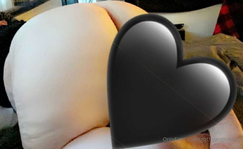 cute feet & pretty pink<33 bent over and ready for you 😚🖤